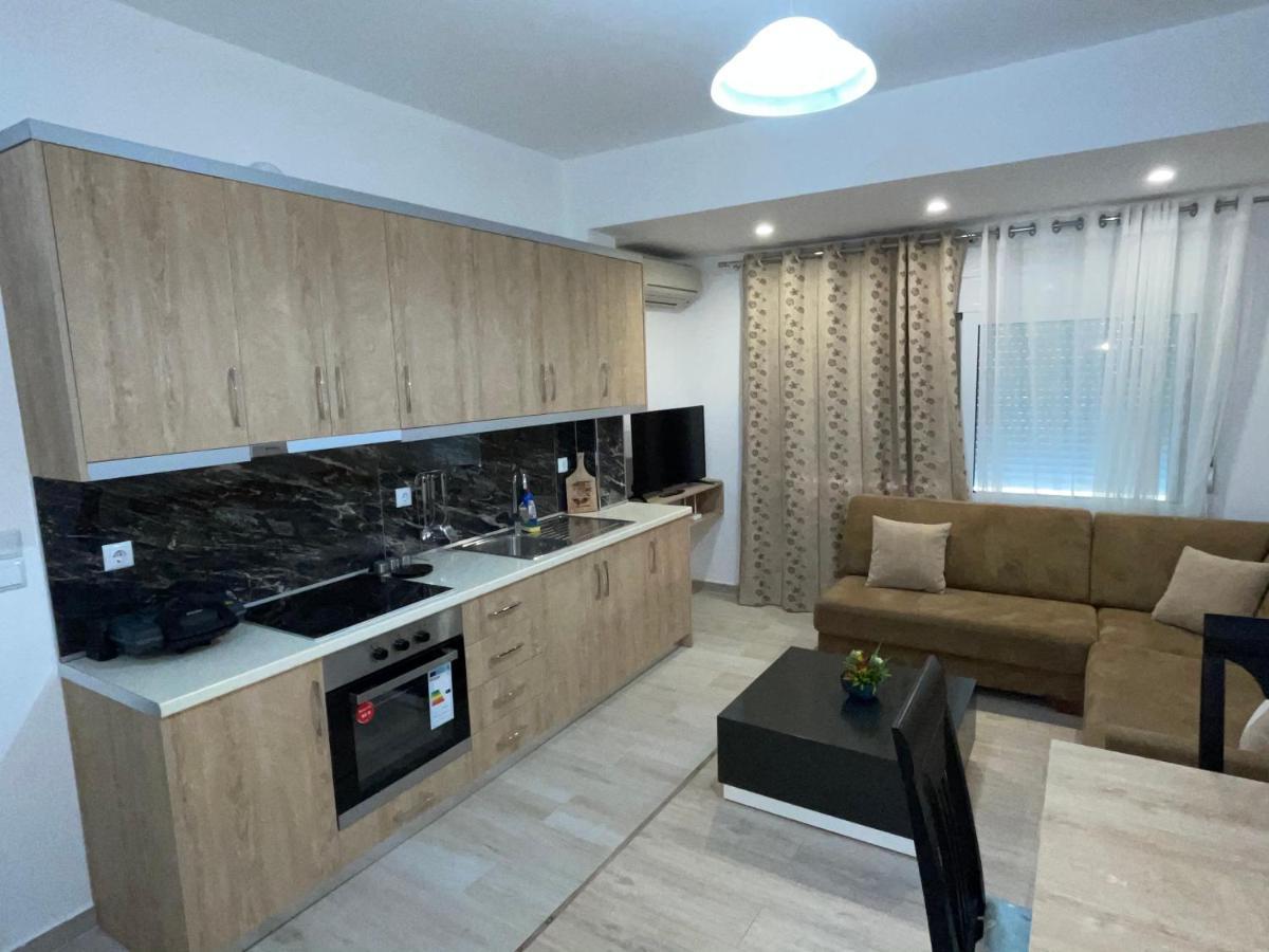 Garden Villa Apartments Sarandë Exteriör bild