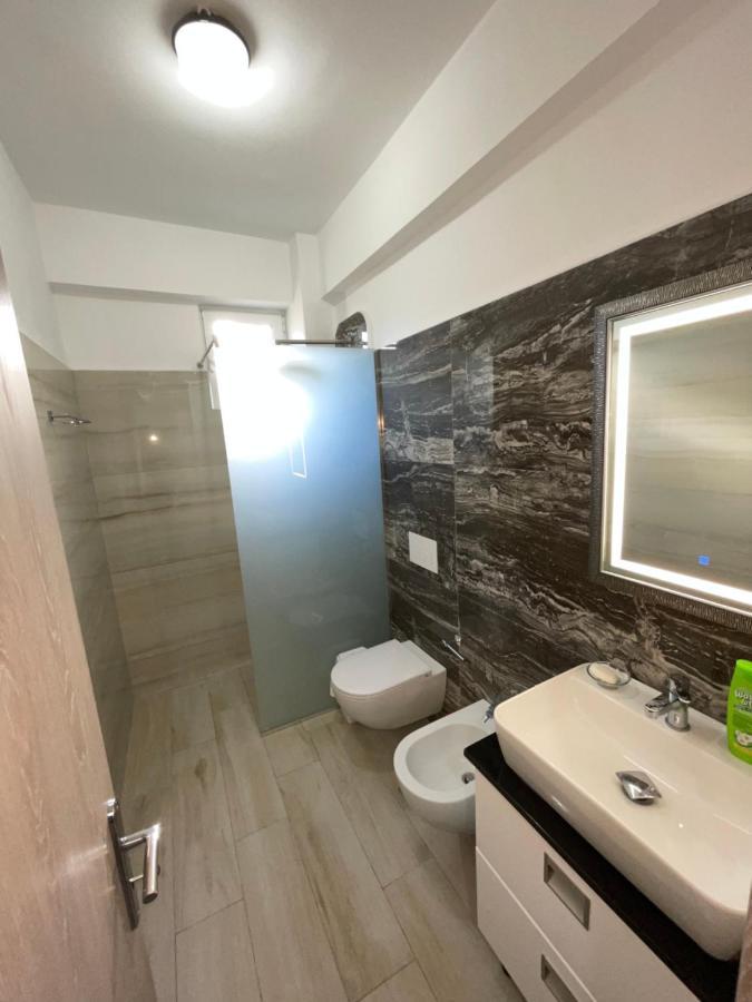 Garden Villa Apartments Sarandë Exteriör bild