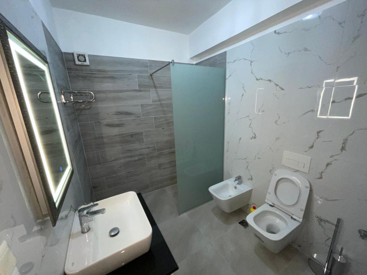 Garden Villa Apartments Sarandë Exteriör bild