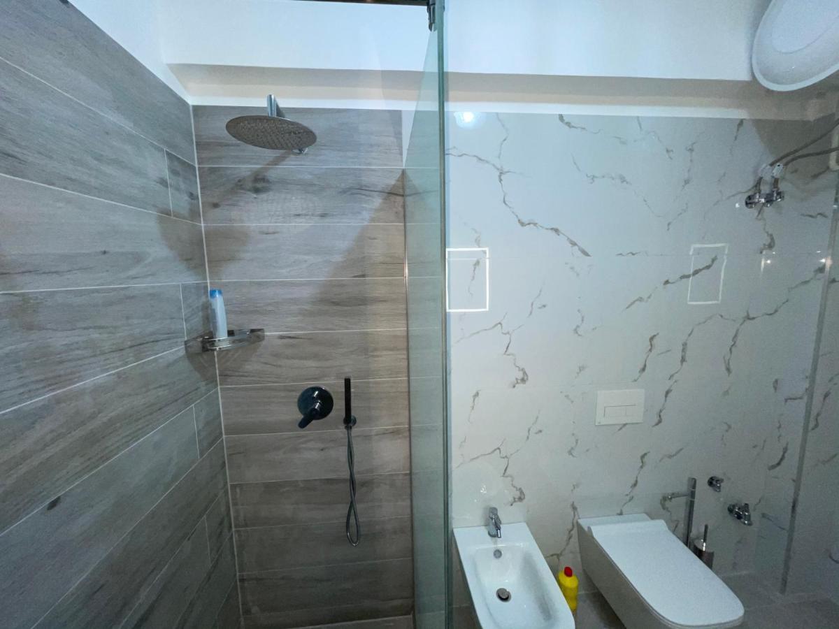 Garden Villa Apartments Sarandë Exteriör bild