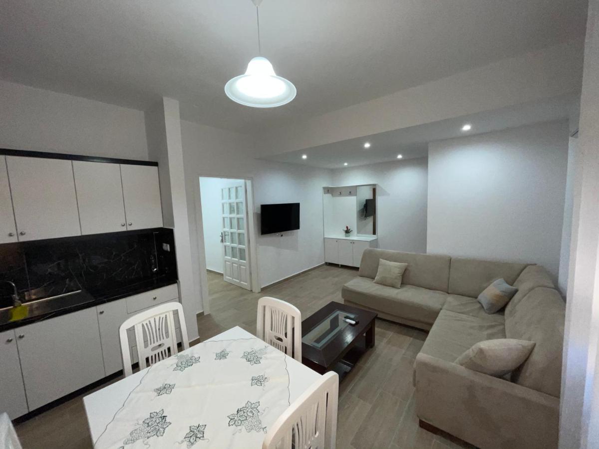 Garden Villa Apartments Sarandë Exteriör bild