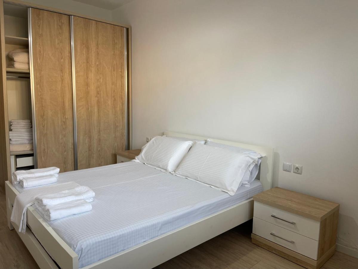 Garden Villa Apartments Sarandë Exteriör bild