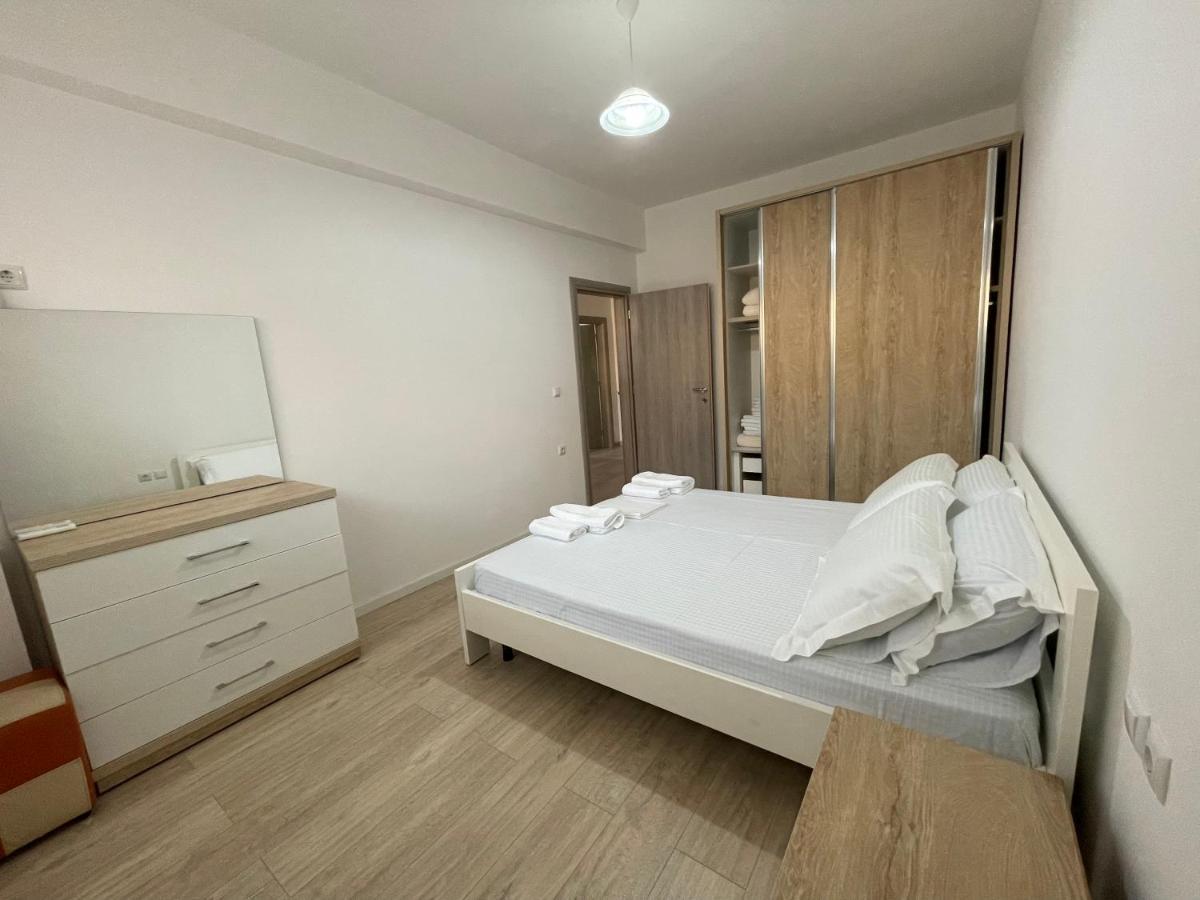 Garden Villa Apartments Sarandë Exteriör bild