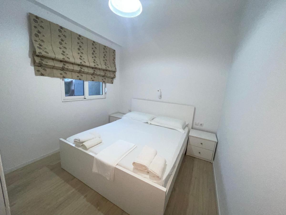 Garden Villa Apartments Sarandë Exteriör bild