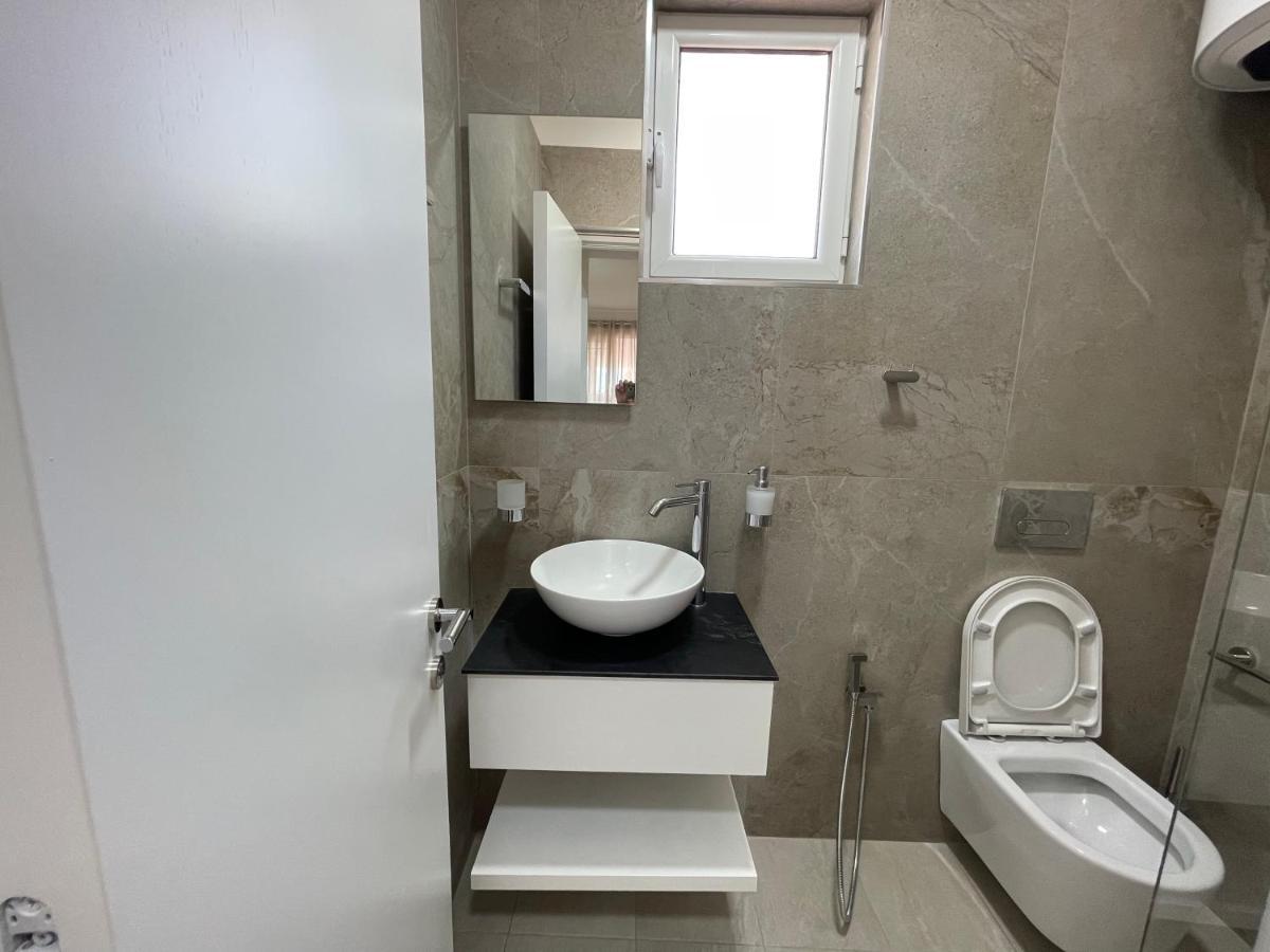 Garden Villa Apartments Sarandë Exteriör bild