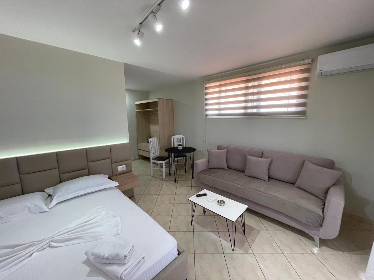 Garden Villa Apartments Sarandë Exteriör bild