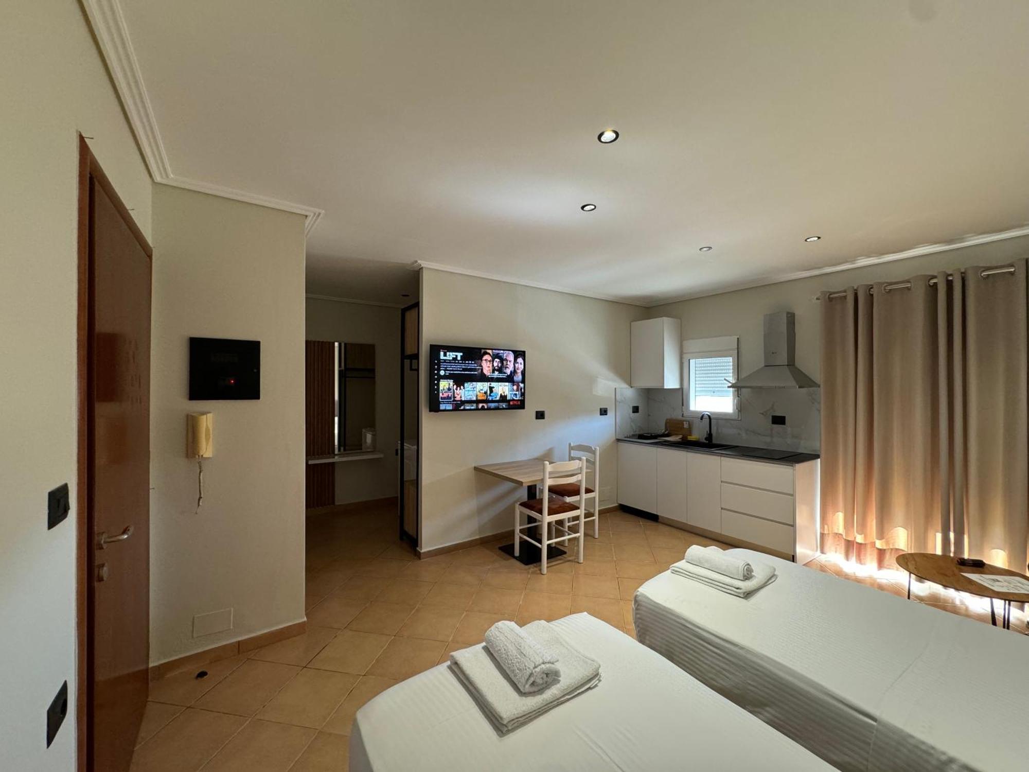 Garden Villa Apartments Sarandë Exteriör bild