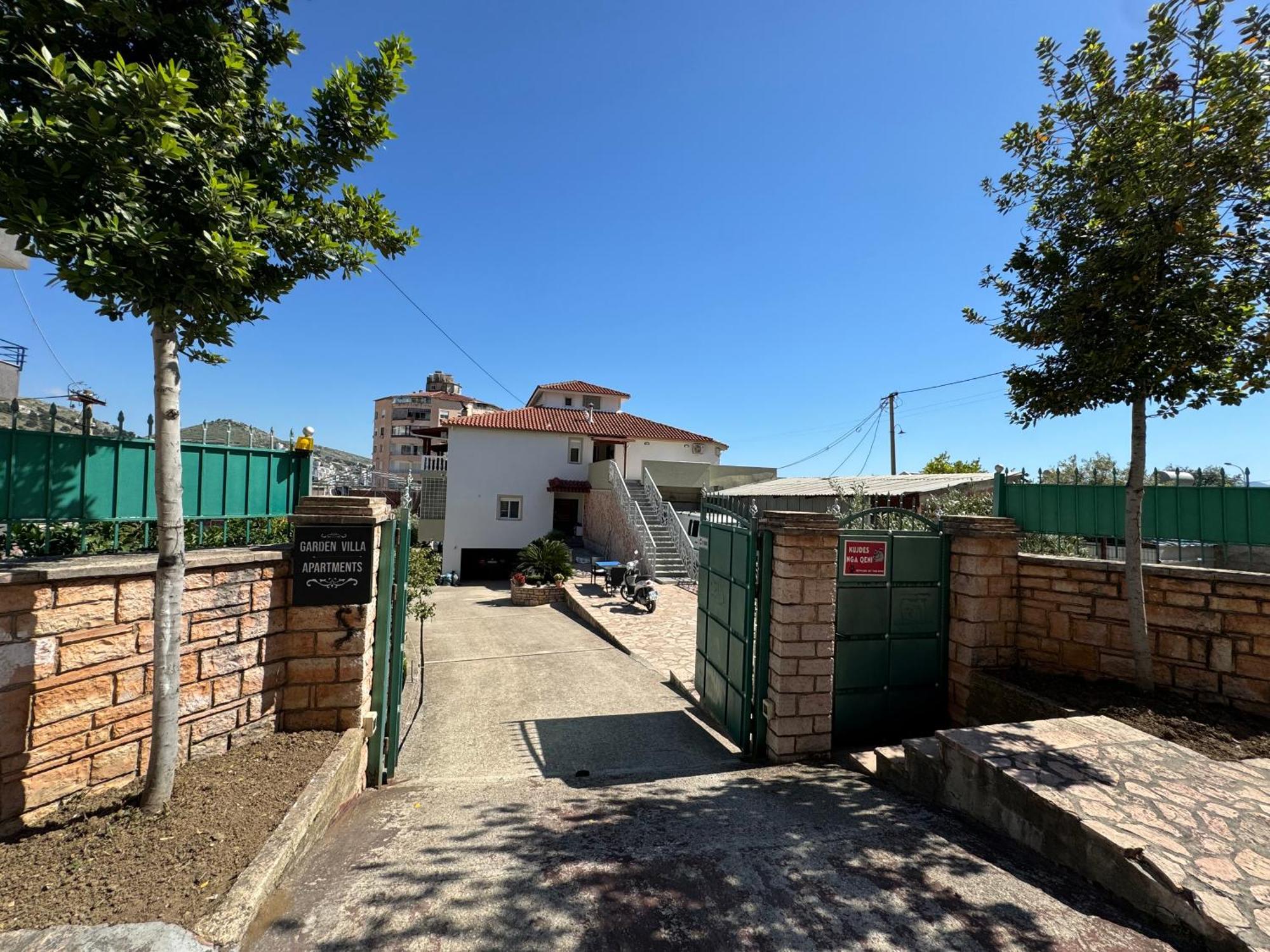 Garden Villa Apartments Sarandë Exteriör bild